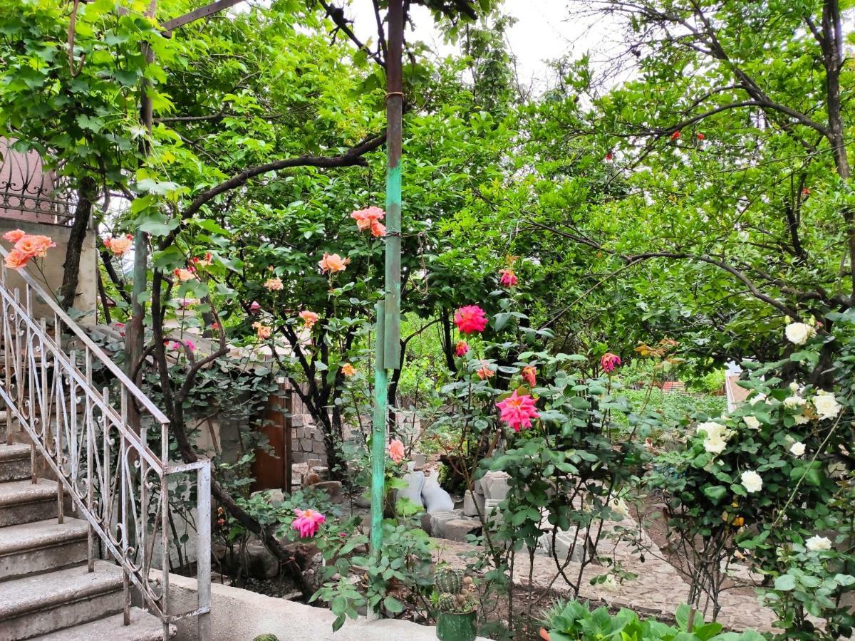 Guesthouse Ttt Тбилиси Экстерьер фото