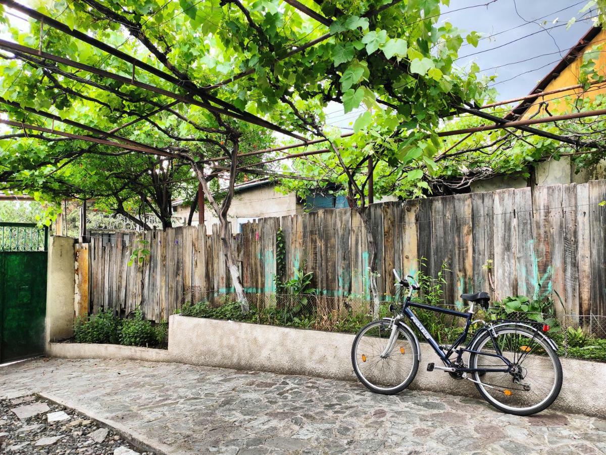 Guesthouse Ttt Тбилиси Экстерьер фото